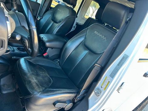 Used 2016 Jeep Wrangler Unlimited Sahara w/ Connectivity Group image 10