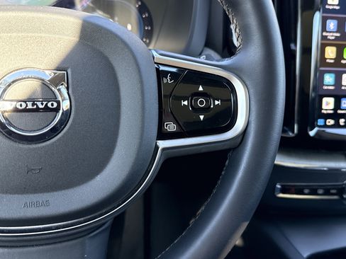 Used 2025 Volvo XC60 B5 Plus image 20