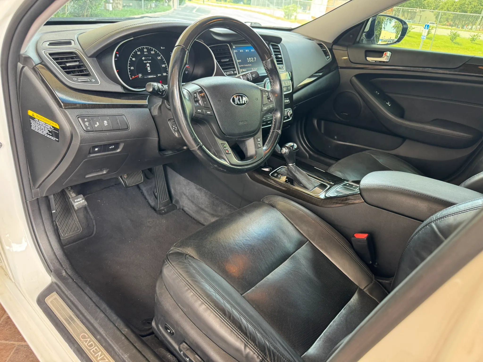 Used 2016 Kia Cadenza Premium FWD image 9
