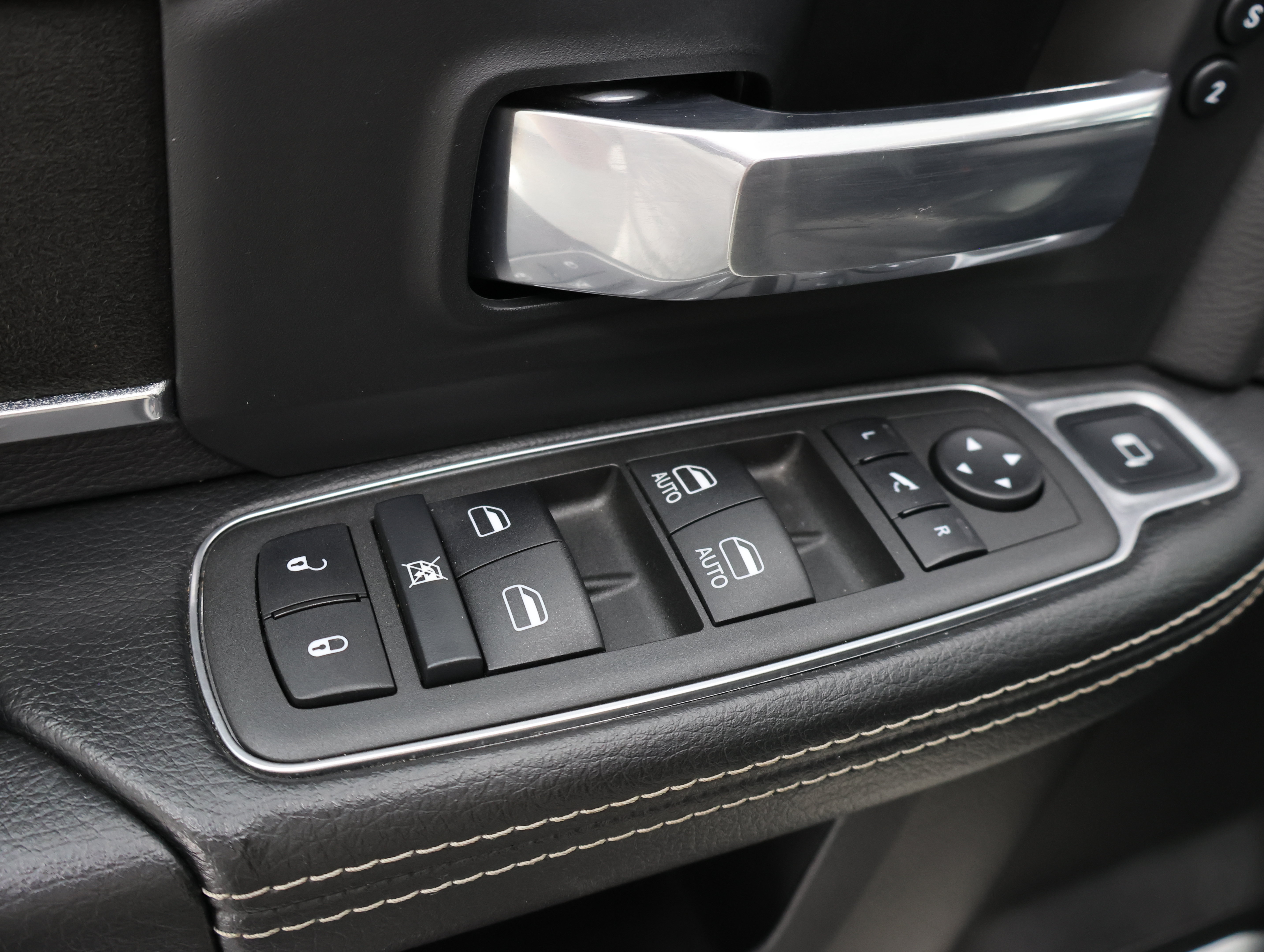 Used 2022 RAM 2500 Laramie w/ Night Edition AWD/4WD image 43