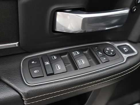 Used 2022 RAM 2500 Laramie w/ Night Edition AWD/4WD image 43