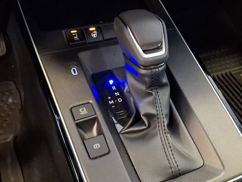 Used 2026 Toyota Corolla Cross XLE w/ Convenience Package image 15