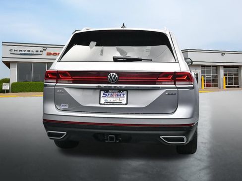 Used 2025 Volkswagen Atlas SEL AWD/4WD image 4