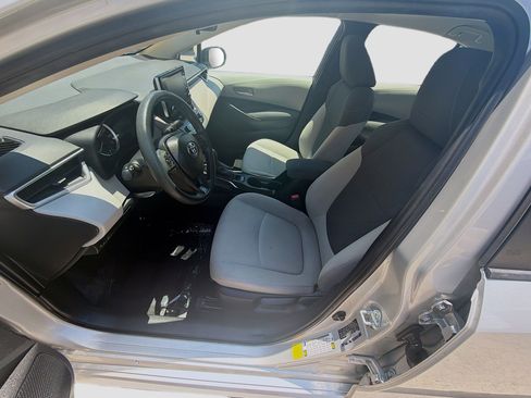 Used 2021 Toyota Corolla LE FWD image 18
