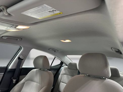 Used 2017 Hyundai Elantra SE w/ Cargo Package FWD image 17
