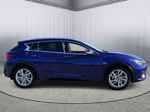 Used 2019 INFINITI QX30 w/ Navigation Package FWD image 6