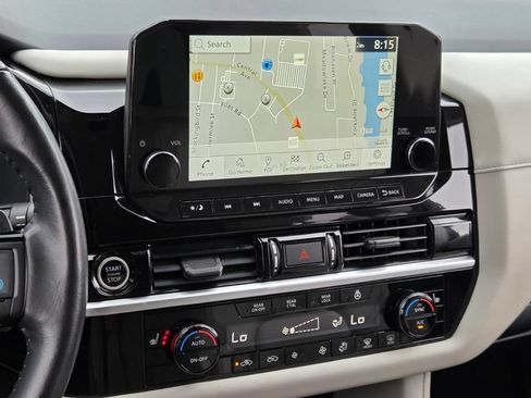 Used 2022 Nissan Pathfinder SL FWD image 19