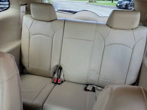Used 2009 Buick Enclave CXL w/ Entertainment Package #2 AWD/4WD image 28