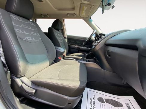 Used 2013 Kia Soul + w/ Audio Pkg FWD image 15