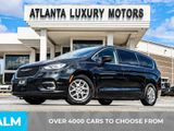 Used 2023 Chrysler Pacifica Touring-L image 3