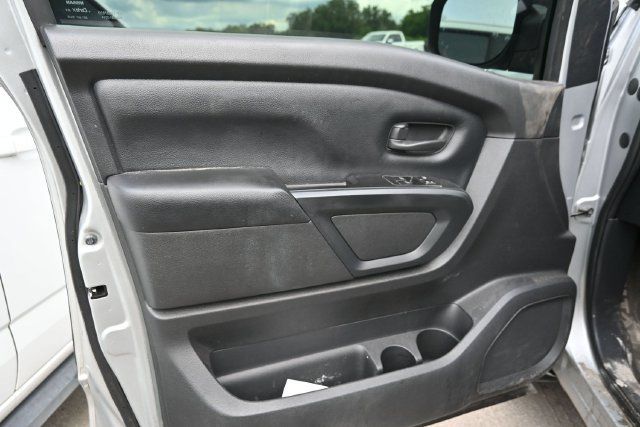 Used 2018 Nissan Titan S RWD image 12