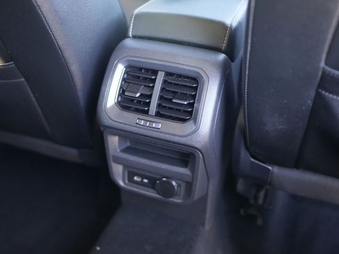 Used 2021 Volkswagen Tiguan SE w/ Panoramic Sunroof Package image 29