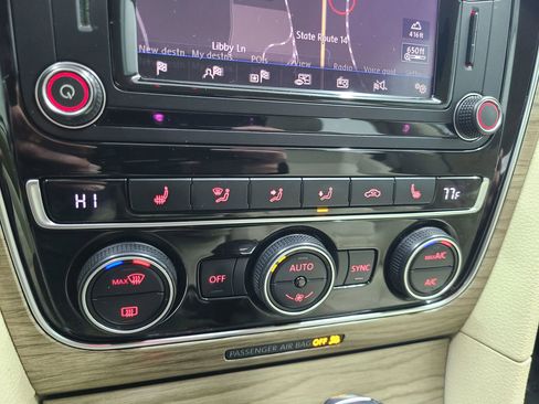 Used 2018 Volkswagen Passat 2.0T SE image 34