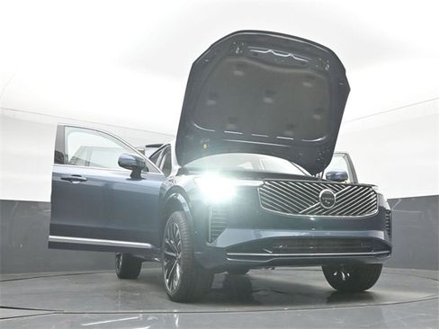 New 2026 Volvo XC90 B6 Ultra image 56