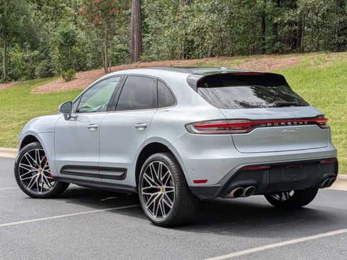 Certified 2022 Porsche Macan S AWD/4WD image 3