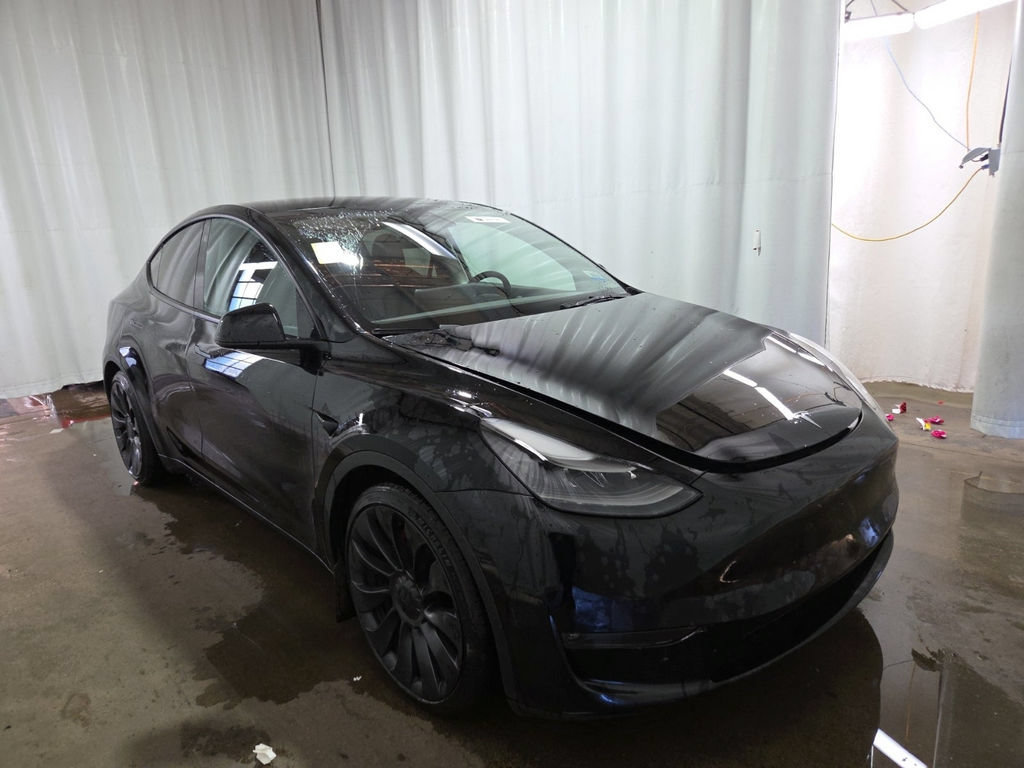 Used 2022 Tesla Model Y Performance AWD/4WD image 3