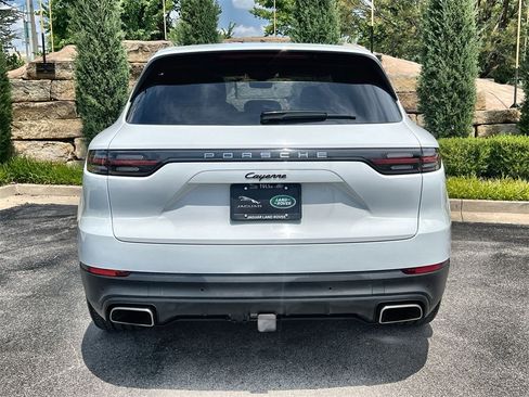 Used 2022 Porsche Cayenne image 4