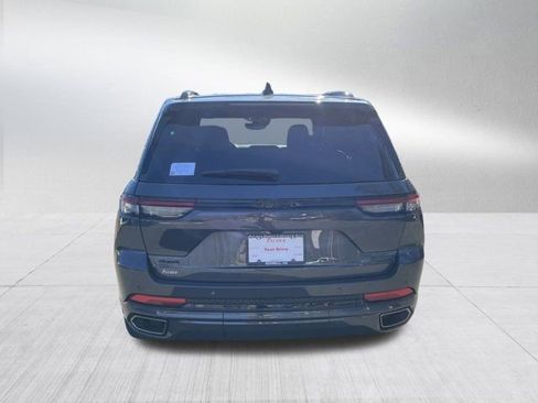 New 2025 Jeep Grand Cherokee Summit image 6