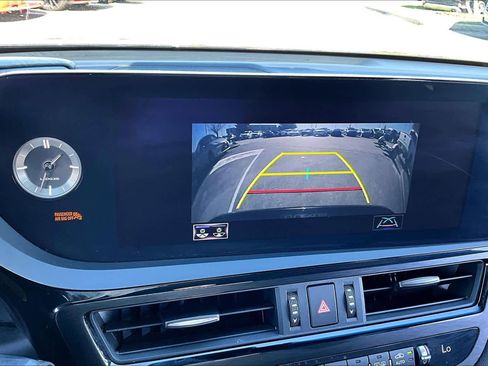 Used 2022 Lexus ES 250 w/ Premium Package image 23