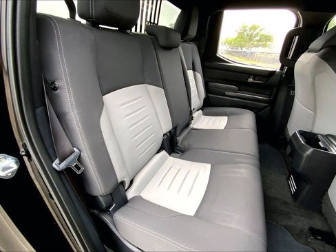 Used 2025 Toyota Tacoma TRD Sport RWD image 19