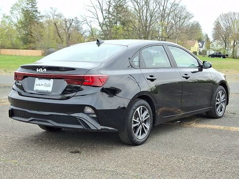 Certified 2022 Kia Forte LXS w/ LXS Technology Package FWD image 7
