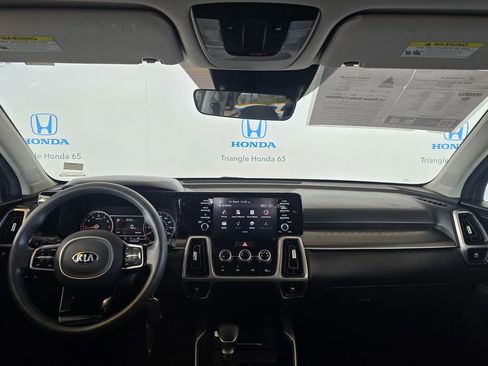 Used 2021 Kia Sorento LX FWD image 7