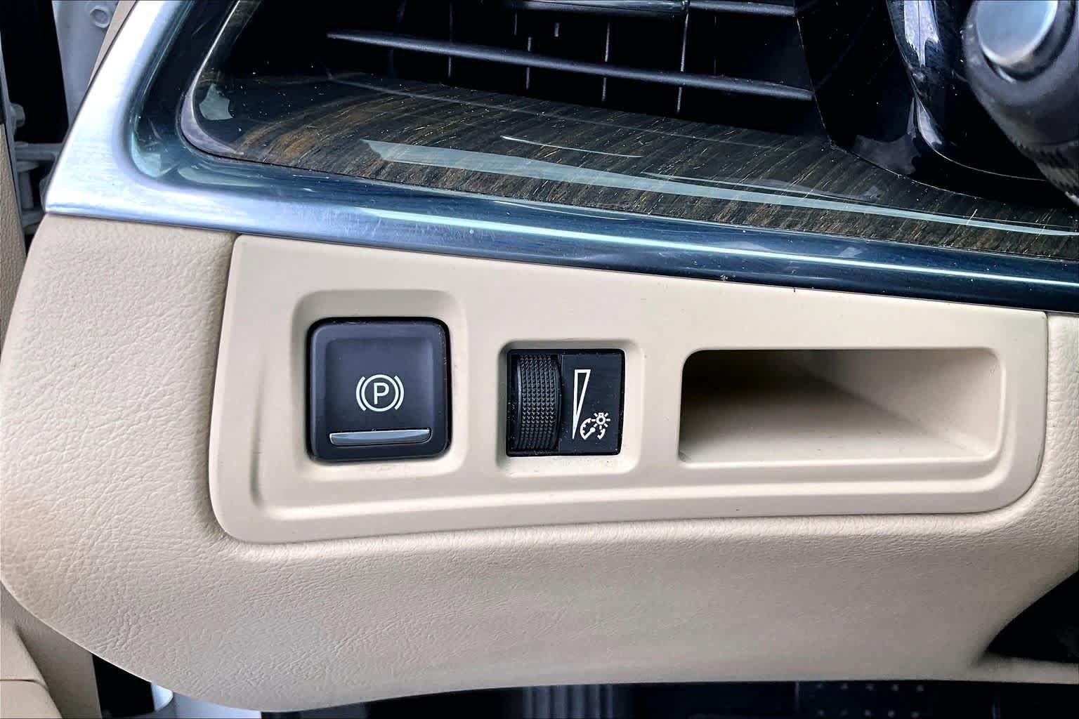 Used 2019 Cadillac XT5 FWD image 35
