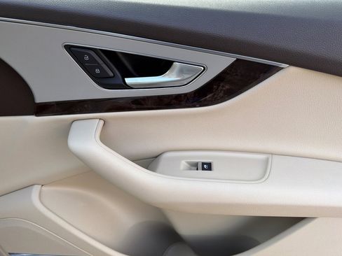 Used 2019 Audi Q7 2.0T Premium Plus w/ Premium Plus Package image 23