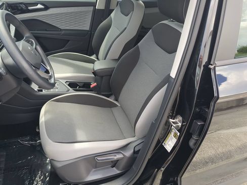 Certified 2022 Volkswagen Taos S FWD image 18