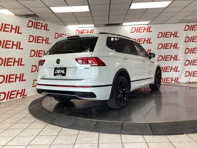 Used 2023 Volkswagen Tiguan SE R-Line AWD/4WD image 7