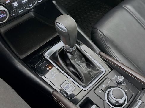 Used 2018 MAZDA MAZDA3 Touring image 20