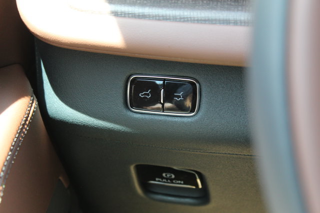 Used 2026 Lincoln Navigator Reserve AWD/4WD image 19