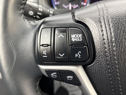 Used 2016 Toyota Highlander XLE AWD/4WD image 20