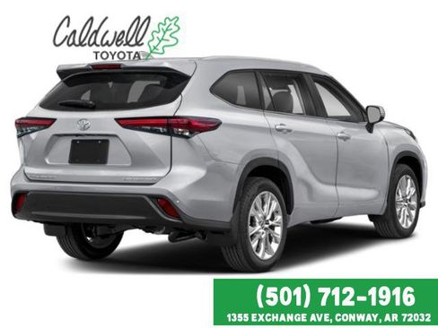 Used 2023 Toyota Highlander Limited image 6