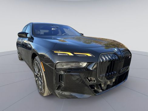 New 2026 BMW i7 M70 image 3