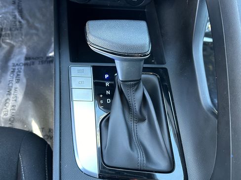 Used 2024 Hyundai Elantra SEL image 32