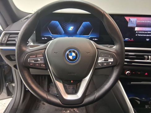 Certified 2023 BMW i4 eDrive40 w/ Premium Package RWD image 15