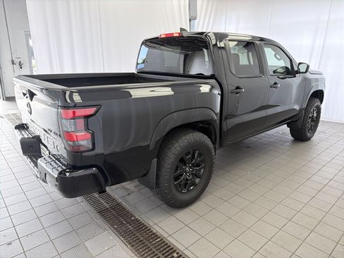 Used 2023 Nissan Frontier SV w/ Midnight Edition Package AWD/4WD image 4