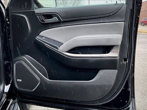 Used 2019 Chevrolet Suburban LT image 23