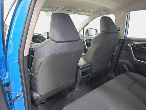 Used 2019 Toyota RAV4 LE w/ All Weather Liner Package AWD/4WD image 10