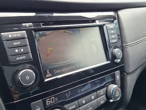 Used 2020 Nissan Rogue SL FWD image 13