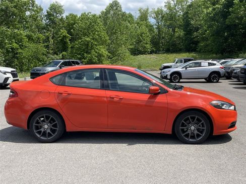 Used 2015 Dodge Dart SXT w/ Rallye Appearance Group FWD image 3