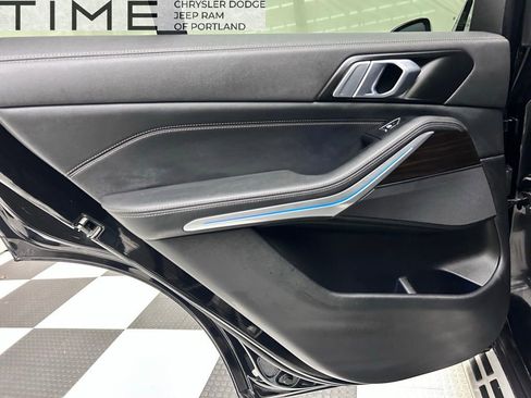 Used 2023 BMW X5 xDrive45e image 13