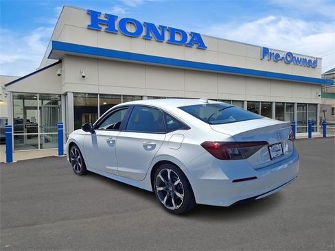 Used 2025 Honda Civic Sport image 6