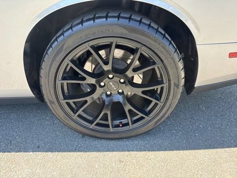 Used 2017 Dodge Challenger R/T Scat Pack RWD image 12