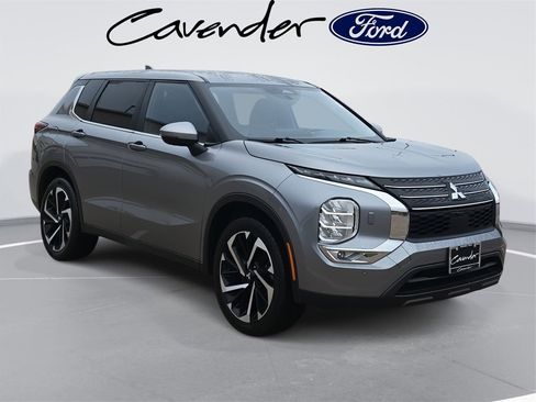 Used 2024 Mitsubishi Outlander SE image 3