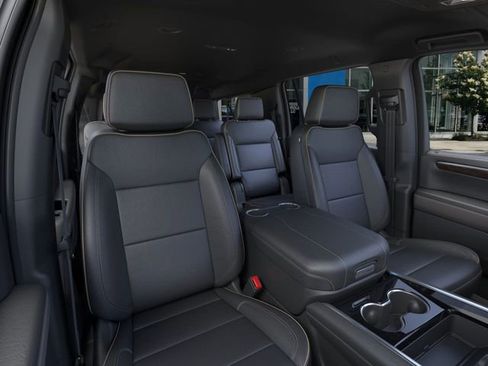New 2025 Chevrolet Suburban Premier image 16