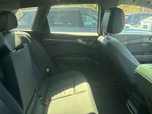 Used 2023 Audi Q4 e-tron Premium Plus w/ Premium Plus AWD/4WD image 9
