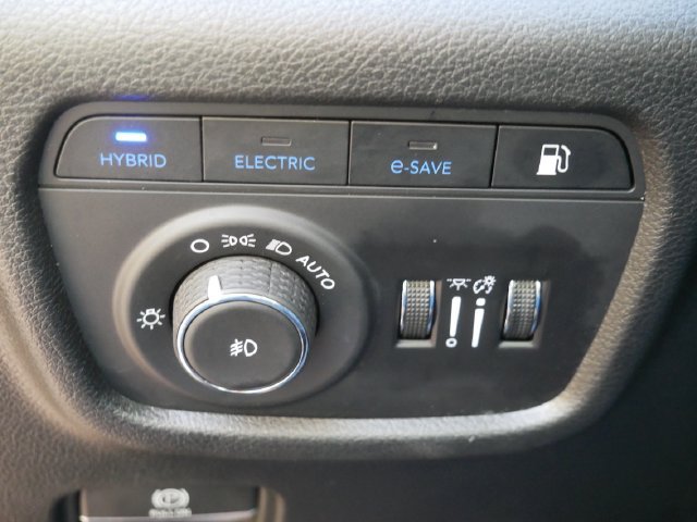 Used 2024 Jeep Grand Cherokee Limited 4xe AWD/4WD image 17