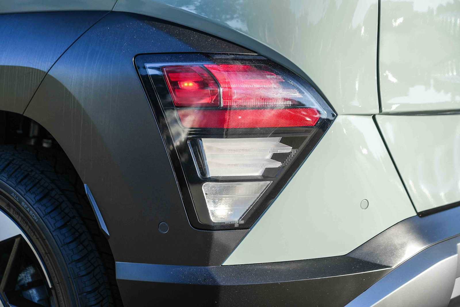 Certified 2024 Hyundai Kona Limited FWD image 9